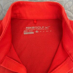 Nike Tour - WOMENS XS
Women's Dri-FIT Short-Sleeve Blade Golf Polo